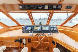 1999 Offshore Yachts 52 Pilothouse thumbnail 14