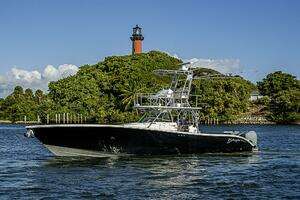 2010 Yellowfin 42 Offshore thumbnail 2