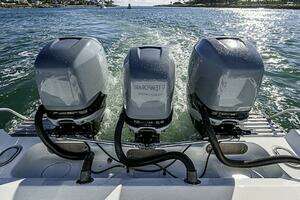 2010 Yellowfin 42 Offshore thumbnail 19