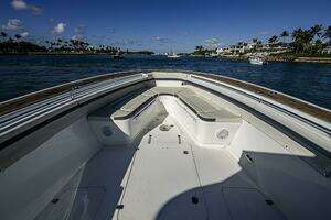 2010 Yellowfin 42 Offshore thumbnail 5