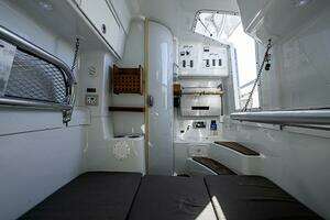 2010 Yellowfin 42 Offshore thumbnail 11