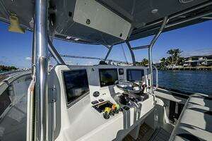 2010 Yellowfin 42 Offshore thumbnail 14