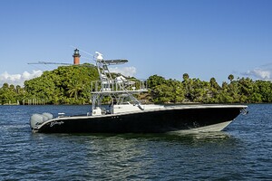 2010 Yellowfin 42 Offshore thumbnail 1