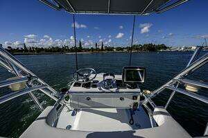 2002 Yellowfin thumbnail 19