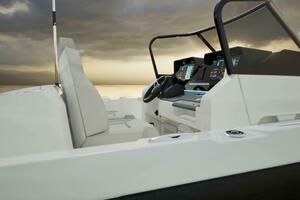 New Model 28ft Wellcraft Yacht For Sale