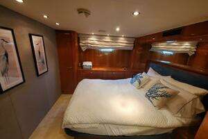 2000 Hatteras 75 Sport Deck thumbnail 13