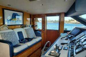 2000 Hatteras 75 Sport Deck thumbnail 8