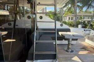 2012 Sunseeker Predator Sport Yacht 74 thumbnail 19