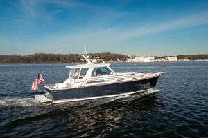 2009 Sabre 42 Hard Top Express thumbnail 4