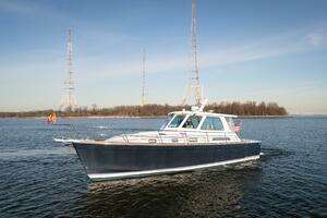 2009 Sabre 42 Hard Top Express thumbnail 5