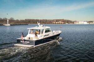 2009 Sabre 42 Hard Top Express thumbnail 2