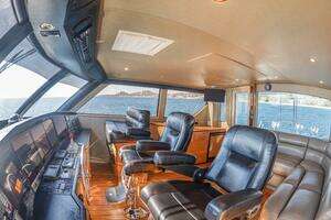2003 Viking 65 Enclosed Bridge thumbnail 21