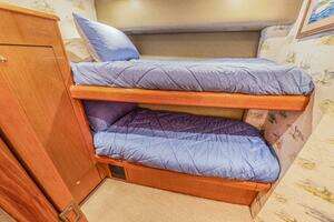 2003 Viking 65 Enclosed Bridge thumbnail 14