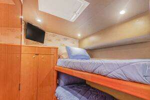 2003 Viking 65 Enclosed Bridge thumbnail 15