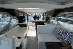 2020 Cruisers Yachts 50 CANTIUS thumbnail 16