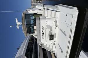 2020 Cruisers Yachts 50 CANTIUS thumbnail 2