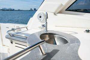 2005 Sea Ray 48 Sundancer thumbnail 18