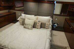 2017 Sea Ray Sundancer 460 thumbnail 23