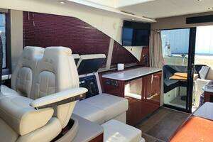 2017 Sea Ray Sundancer 460 thumbnail 7