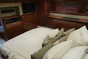 2017 Sea Ray Sundancer 460 thumbnail 24