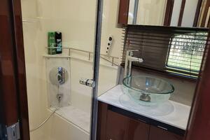 46FT (14.22M) SEA RAY