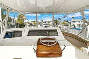 2015 Viking 46 Convertible thumbnail 25