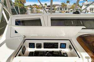2015 Viking 46 Convertible thumbnail 26