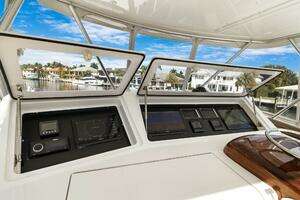 2015 Viking 46 Convertible thumbnail 29