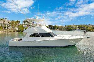 2015 Viking 46 Convertible thumbnail 1