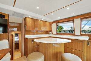 2015 Viking 46 Convertible thumbnail 4