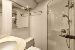 2015 Viking 46 Convertible thumbnail 15