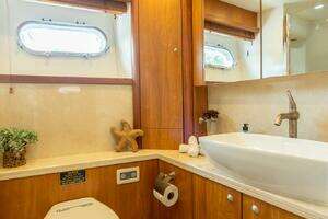 2008 Sunseeker Manhattan 70 thumbnail 47