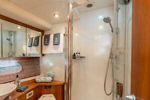 2008 Sunseeker Manhattan 70 thumbnail 31