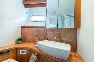 2008 Sunseeker Manhattan 70 thumbnail 27
