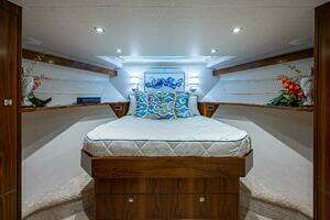 2017 Viking 75 Motoryacht thumbnail 20