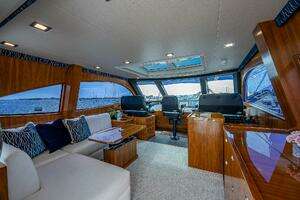 2017 Viking 75 Motoryacht thumbnail 43