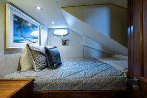 2017 Viking 75 Motoryacht thumbnail 27