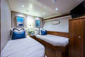2017 Viking 75 Motoryacht thumbnail 35