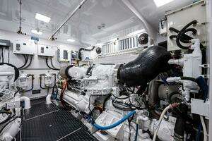 2017 Viking 75 Motoryacht thumbnail 62