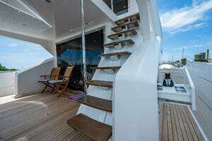 2017 Viking 75 Motoryacht thumbnail 54