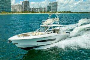 2016 Boston Whaler thumbnail 38