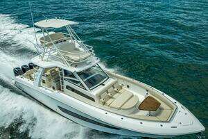 2016 Boston Whaler thumbnail 56