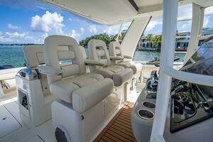 2016 Boston Whaler thumbnail 123