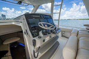 2016 Boston Whaler thumbnail 118