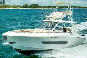42FT (12.8M) BOSTON WHALER