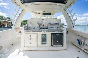2016 Boston Whaler thumbnail 127