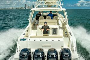 42FT (12.8M) BOSTON WHALER