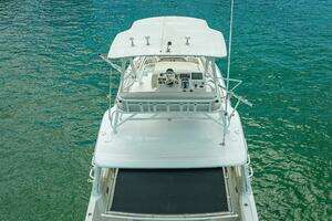 2016 Boston Whaler thumbnail 24