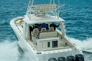 42FT (12.8M) BOSTON WHALER