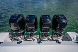 42FT (12.8M) BOSTON WHALER